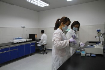参观通州中天华康亲子鉴定中心实验室 29